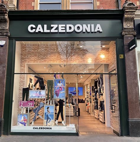 CALZEDONIA Store .